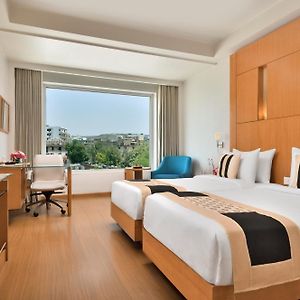 Club Twin Non-Smoking Room Enjoy Fruit Platter & Cookies Platter Complimentary Mini bar RoomTea or Coffee 01 cooked snack the Lobby level restaurant Coffee shop till 1930Hrs on F&B on SPA